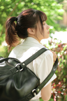练歌厅:火辣的女人们2
